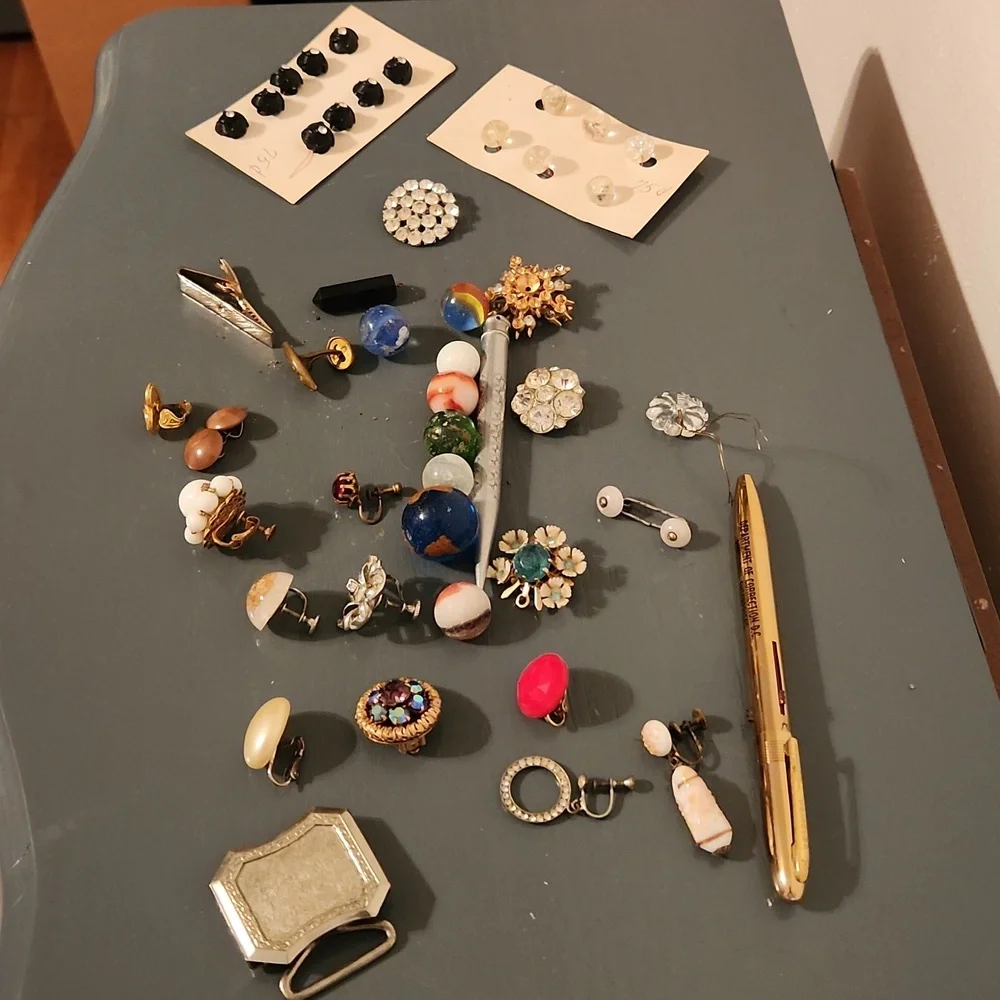 Assorted Vintage Jewelry Collection, Marbles And Buttons - Picture 2 of 8